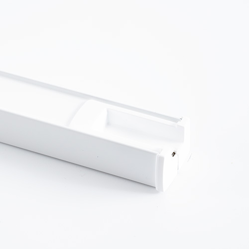 Schienen weiß matt (RAL 9016) / Kunststoffteile weiß